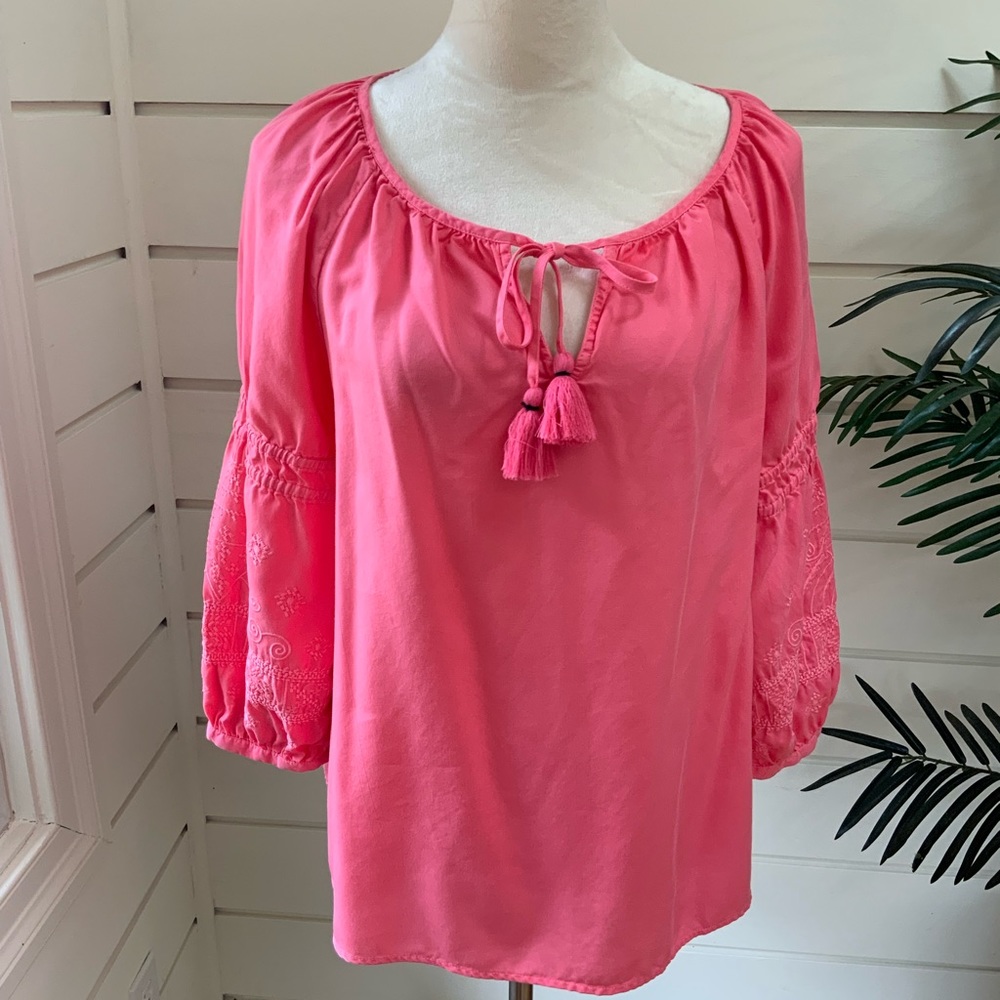Crown and Ivy Shirt.  Size M